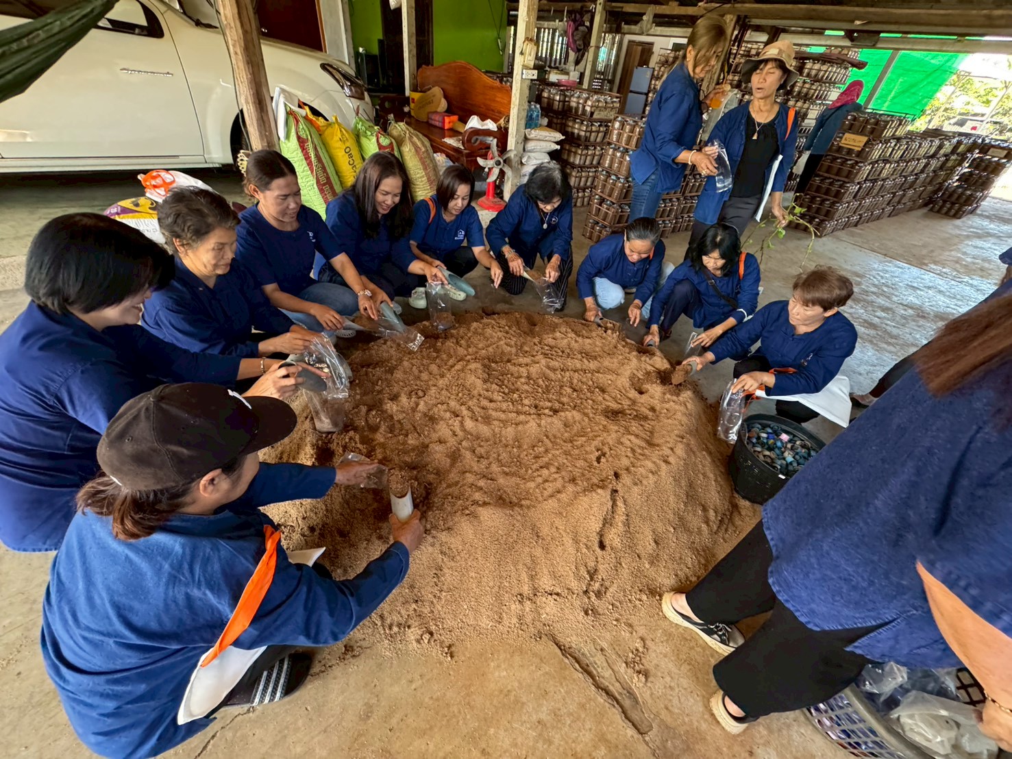 title - ส.ป.ก.จันทบุรี อบรมโครงการพัชรสุธาคชานุรักษ์ ปีงบประมาณ พ.ศ. 2569 